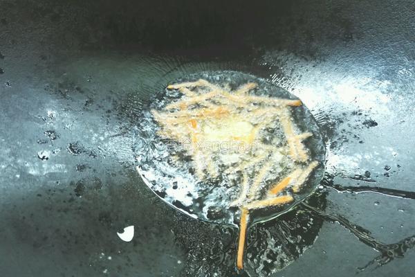 炒绿豆芽的做法图解3