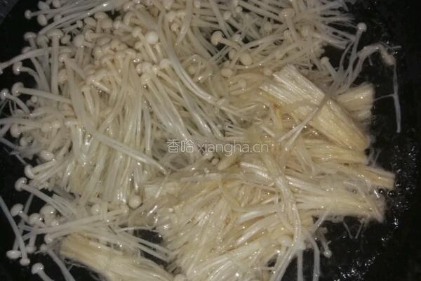 凉拌金针菇黄瓜的做法图解3
