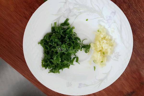 开口烧麦～胡萝卜木耳鲜肉馅的做法图解3