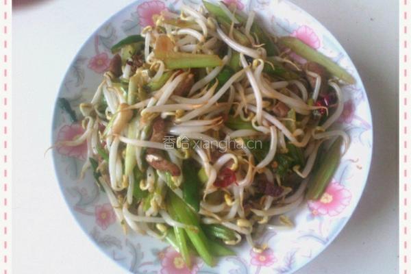 芹菜绿豆芽炒肉丝