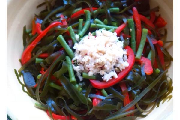 凉拌红椒豇豆海带丝的做法图解6