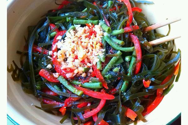 凉拌红椒豇豆海带丝的做法图解8