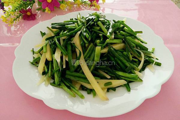 清炒韭菜段