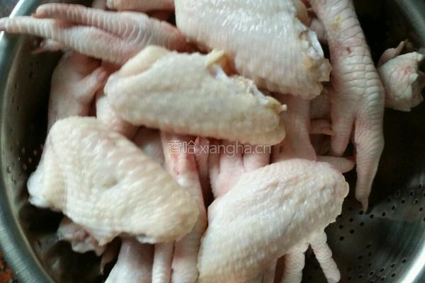 卤鸡翅鸡爪的做法图解1