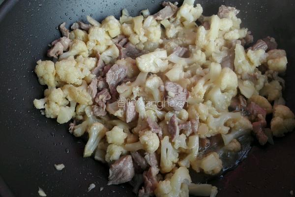 花菜炒肉的做法图解5