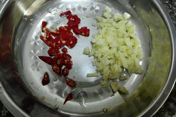 花菜炒肉的做法图解3