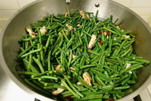 豇豆炒肉丝的做法图解5
