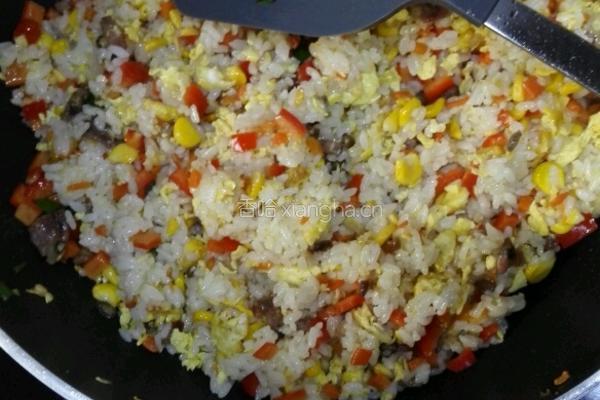 五彩斑斓炒饭的做法图解1