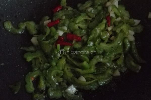 蚝油苦瓜的做法图解7