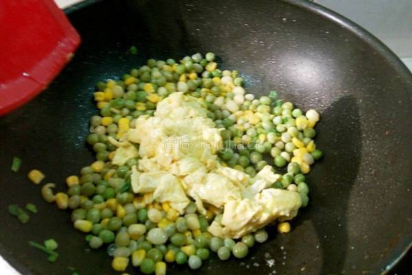 圣女果炒青豆的做法图解6