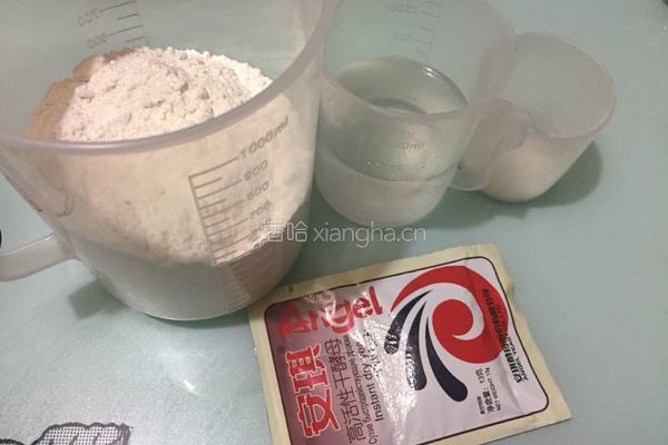 卷心菜猪肉包的做法图解1