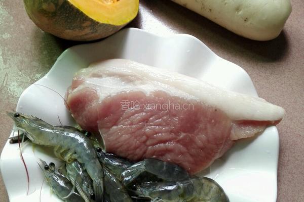 花样白萝卜酿虾球的做法图解1