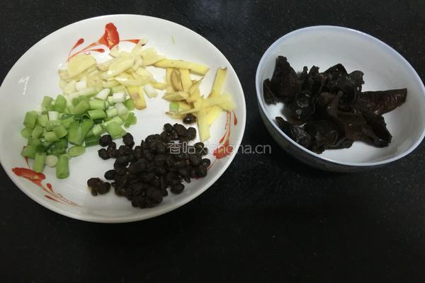 手撕卷心菜的做法图解4