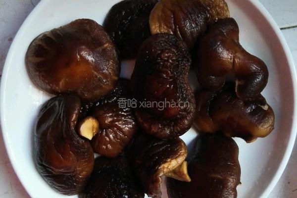 冬菇炒鳮的做法图解1