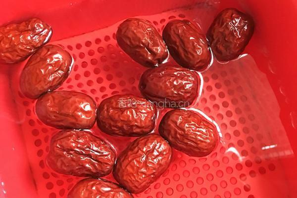 红枣糯米的做法图解1