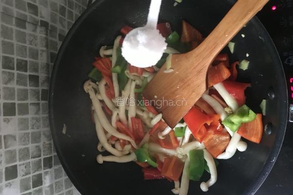 彩椒海鲜菇炒鸡蛋的做法图解7