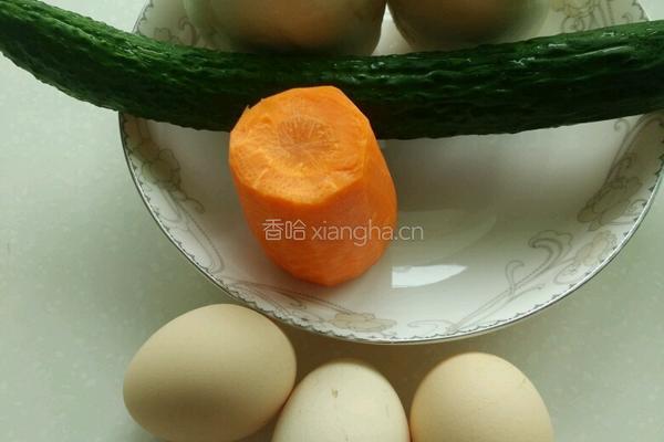 鸡蛋炒馒头丁的做法图解1