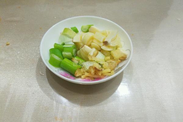 彩椒炒腊肉的做法图解6