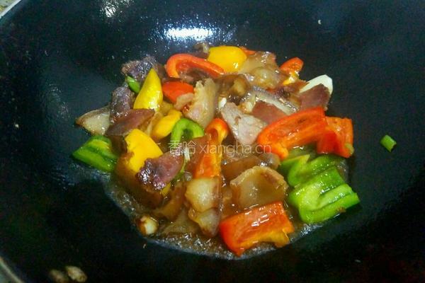 彩椒炒腊肉的做法图解10
