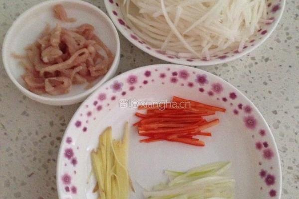 萝卜丝炒肉的做法图解1