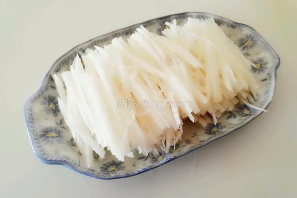 蒸肉末白萝卜丝的做法图解2