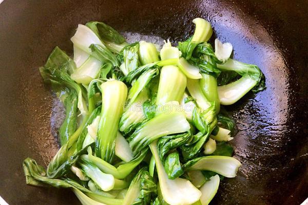 彩椒炒虾仁油菜的做法图解5