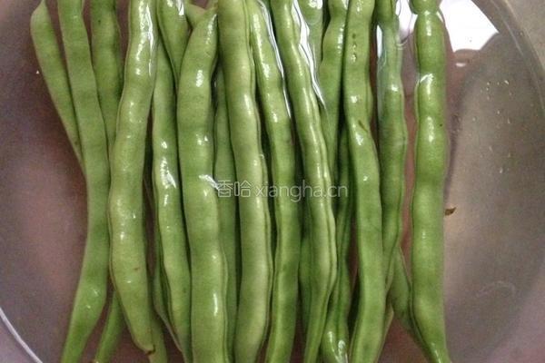 四季豆肉丝的做法图解1