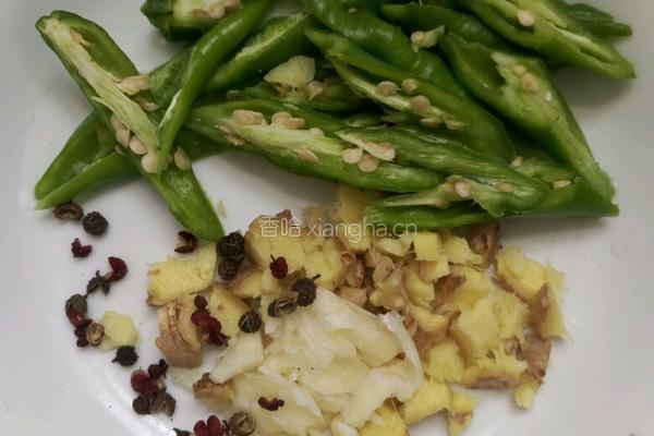 白菜溜肉片的做法图解3