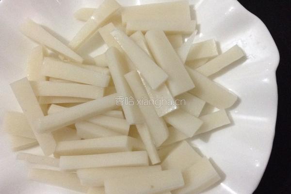 绿豆芽炒年糕的做法图解1