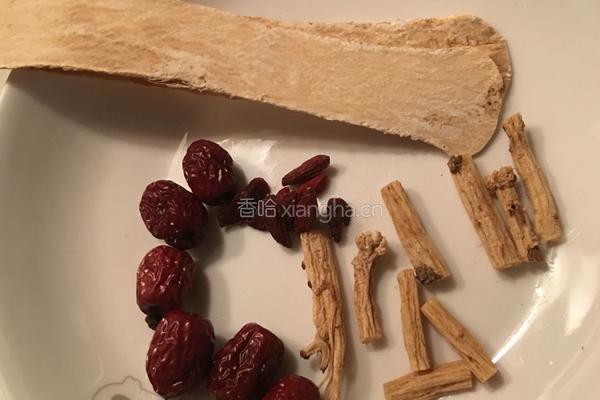 滋补大骨汤的做法图解1