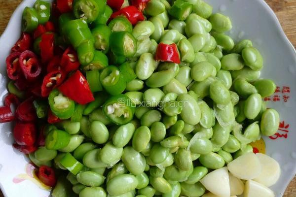 辣椒炒青豆的做法图解2