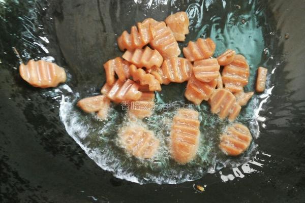 绿豆芽炒火腿肠的做法图解5