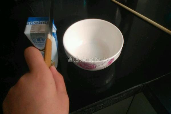 浓浓哒安慕希冰沙罒▽罒的做法图解1