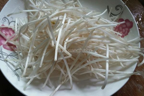 银芽炒三丝的做法图解1