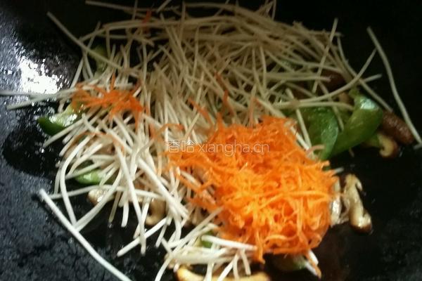 银芽炒三丝的做法图解5
