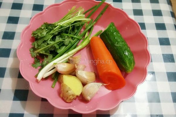 凉拌绿豆芽的做法图解3