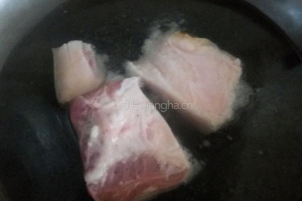 尖椒回锅肉的做法图解1