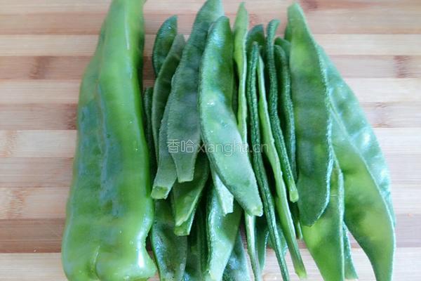 香辣扁豆丝的做法图解1