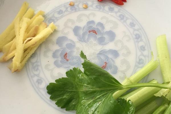 炒鸭肾的做法图解1
