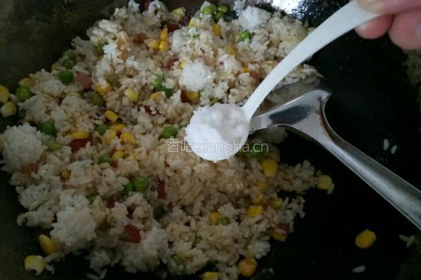三色炒饭的做法图解8