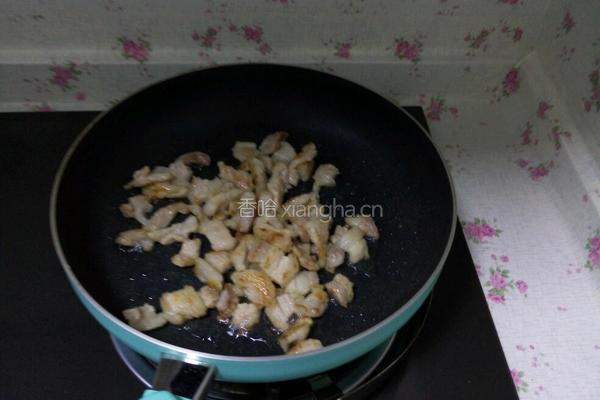 五花肉芋头饭的做法图解1