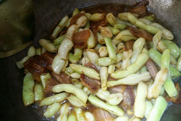 腊肉炒四季豆的做法图解12