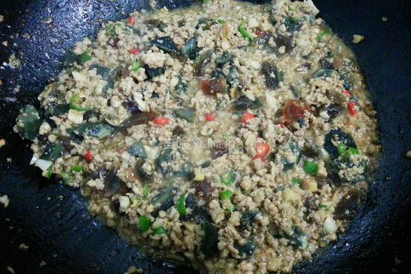 彩椒皮蛋炒肉末的做法图解7
