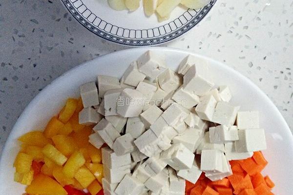 五彩豆腐的做法图解1