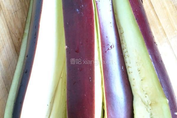 凉拌茄子的做法图解1