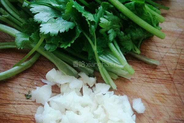 凉拌苤蓝丝的做法图解2
