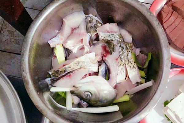 芋儿鱼的做法图解1