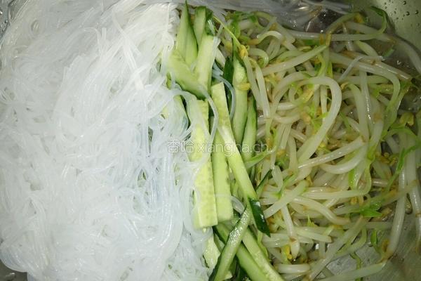 绿豆芽拌粉丝的做法图解6