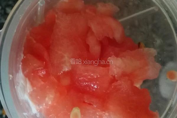 西瓜奶昔的做法图解4