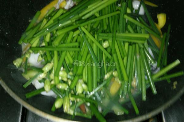 彩椒韭菜花炒墨鱼仔的做法图解7